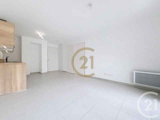 Appartement à louer - 2 pièces - 40.56 m2 - DRAGUIGNAN - 83 - PROVENCE-ALPES-COTE-D-AZUR - Century 21 Haussmann Immobilier