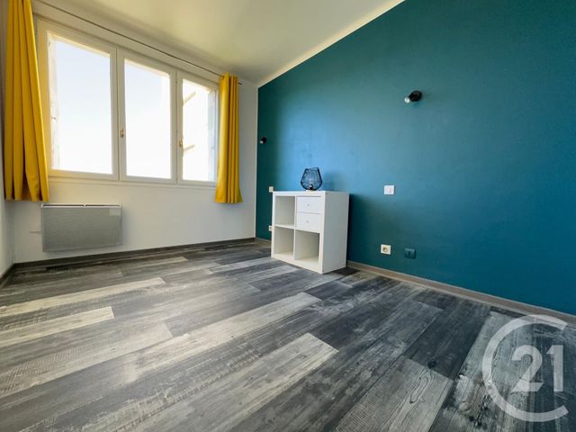 Appartement F3 à louer - 3 pièces - 54.9 m2 - DRAGUIGNAN - 83 - PROVENCE-ALPES-COTE-D-AZUR - Century 21 Haussmann Immobilier