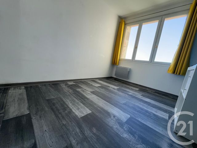 Appartement F3 à louer - 3 pièces - 54.9 m2 - DRAGUIGNAN - 83 - PROVENCE-ALPES-COTE-D-AZUR - Century 21 Haussmann Immobilier