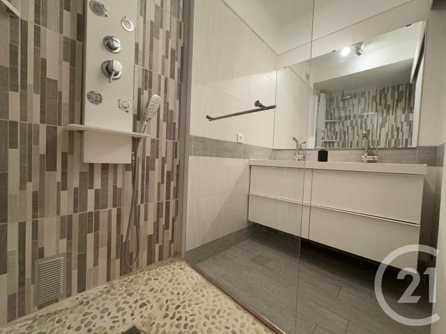 Appartement F3 à louer - 3 pièces - 54.9 m2 - DRAGUIGNAN - 83 - PROVENCE-ALPES-COTE-D-AZUR - Century 21 Haussmann Immobilier