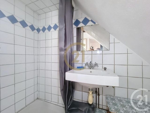 maison à louer - 2 pièces - 28.6 m2 - DRAGUIGNAN - 83 - PROVENCE-ALPES-COTE-D-AZUR - Century 21 Haussmann Immobilier