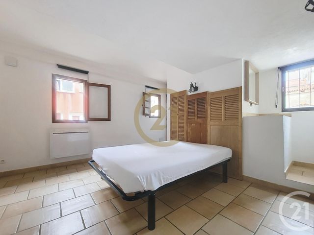 maison à louer - 2 pièces - 28.6 m2 - DRAGUIGNAN - 83 - PROVENCE-ALPES-COTE-D-AZUR - Century 21 Haussmann Immobilier