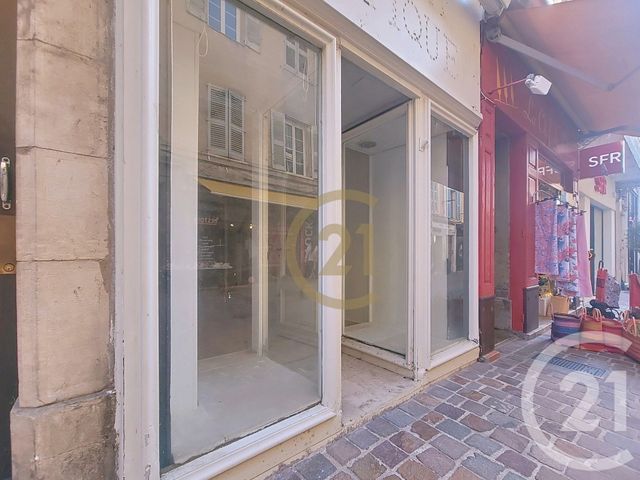 Appartement Local à louer - 1 pièce - 17.86 m2 - DRAGUIGNAN - 83 - PROVENCE-ALPES-COTE-D-AZUR - Century 21 Haussmann Immobilier