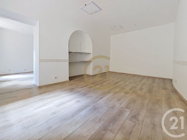 Appartement F3 à vendre - 3 pièces - 68.6 m2 - FLAYOSC - 83 - PROVENCE-ALPES-COTE-D-AZUR - Century 21 Haussmann Immobilier