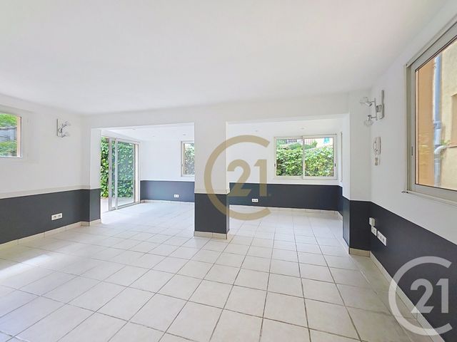 Appartement F3 à vendre - 3 pièces - 68.6 m2 - FLAYOSC - 83 - PROVENCE-ALPES-COTE-D-AZUR - Century 21 Haussmann Immobilier