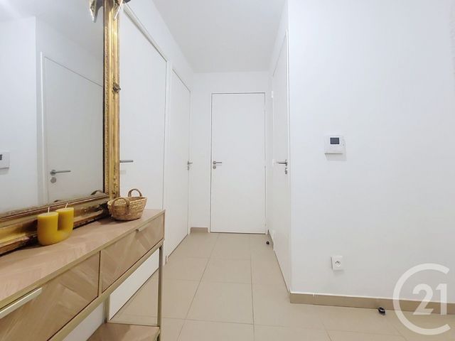 Appartement T3 à vendre - 3 pièces - 57.4 m2 - DRAGUIGNAN - 83 - PROVENCE-ALPES-COTE-D-AZUR - Century 21 Haussmann Immobilier