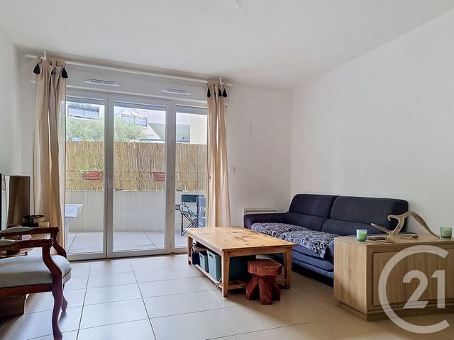 Appartement T3 à vendre - 3 pièces - 57.4 m2 - DRAGUIGNAN - 83 - PROVENCE-ALPES-COTE-D-AZUR - Century 21 Haussmann Immobilier
