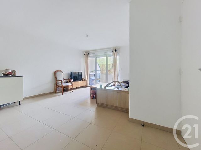 Appartement T3 à vendre - 3 pièces - 57.4 m2 - DRAGUIGNAN - 83 - PROVENCE-ALPES-COTE-D-AZUR - Century 21 Haussmann Immobilier