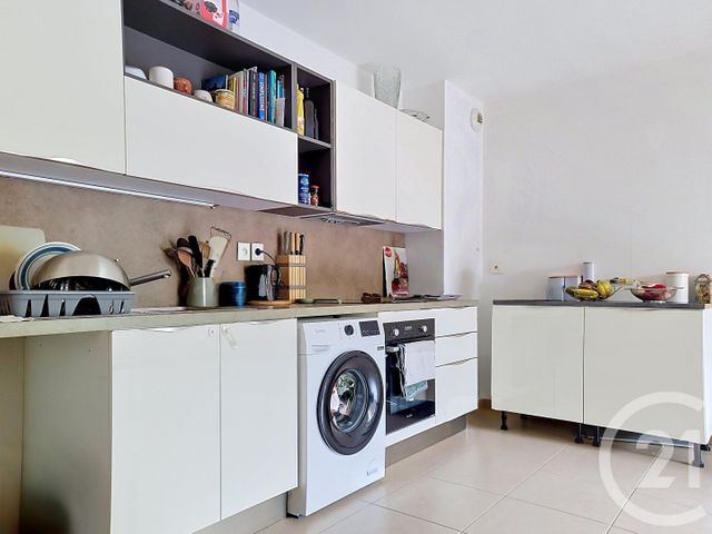 Appartement T3 à vendre - 3 pièces - 57.4 m2 - DRAGUIGNAN - 83 - PROVENCE-ALPES-COTE-D-AZUR - Century 21 Haussmann Immobilier