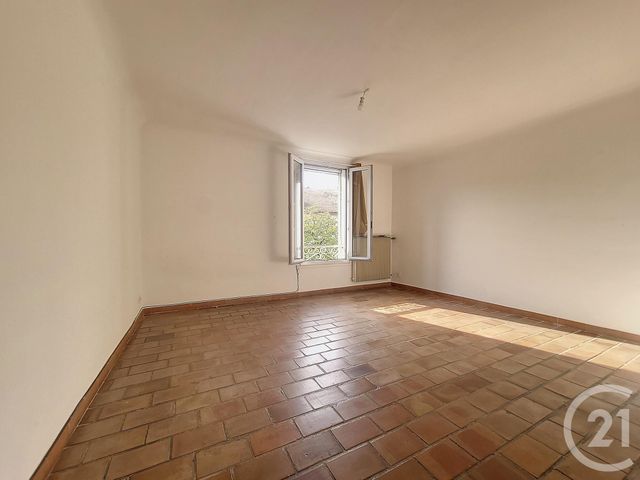 Appartement F3 à louer - 3 pièces - 77.0 m2 - DRAGUIGNAN - 83 - PROVENCE-ALPES-COTE-D-AZUR - Century 21 Haussmann Immobilier