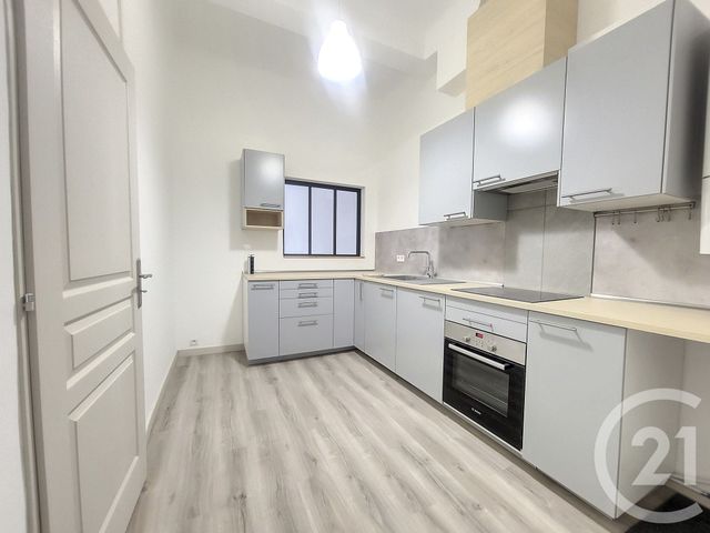 Appartement F3 à louer - 3 pièces - 76.0 m2 - DRAGUIGNAN - 83 - PROVENCE-ALPES-COTE-D-AZUR - Century 21 Haussmann Immobilier