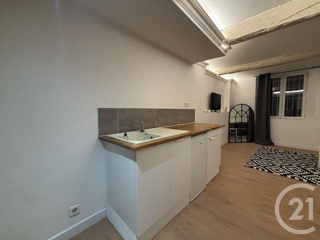 Appartement Studio à louer - 1 pièce - 35.8 m2 - DRAGUIGNAN - 83 - PROVENCE-ALPES-COTE-D-AZUR - Century 21 Haussmann Immobilier