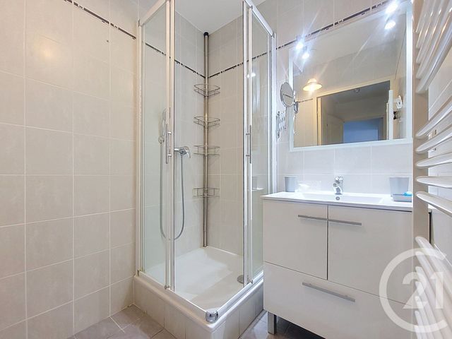 Appartement F3 à vendre - 3 pièces - 66.76 m2 - DRAGUIGNAN - 83 - PROVENCE-ALPES-COTE-D-AZUR - Century 21 Haussmann Immobilier