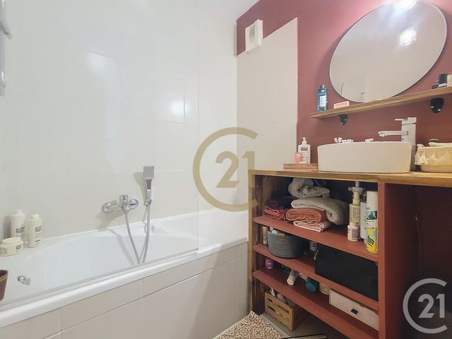Appartement F2 à louer - 2 pièces - 49.97 m2 - DRAGUIGNAN - 83 - PROVENCE-ALPES-COTE-D-AZUR - Century 21 Haussmann Immobilier