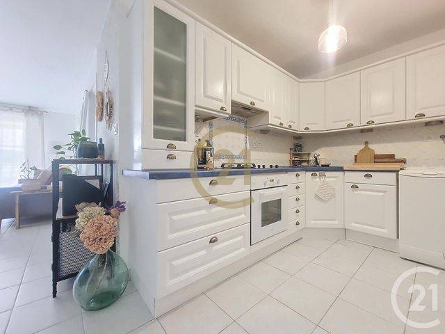Appartement F2 à louer - 2 pièces - 49.97 m2 - DRAGUIGNAN - 83 - PROVENCE-ALPES-COTE-D-AZUR - Century 21 Haussmann Immobilier