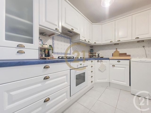 Appartement F2 à louer - 2 pièces - 49.97 m2 - DRAGUIGNAN - 83 - PROVENCE-ALPES-COTE-D-AZUR - Century 21 Haussmann Immobilier