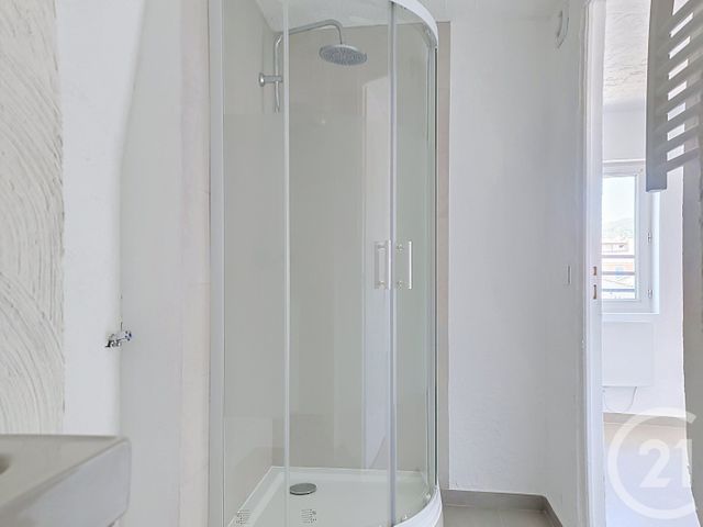 Appartement F2 à louer - 2 pièces - 26.0 m2 - DRAGUIGNAN - 83 - PROVENCE-ALPES-COTE-D-AZUR - Century 21 Haussmann Immobilier