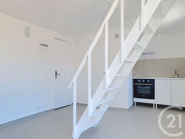Appartement F2 à louer - 2 pièces - 26.0 m2 - DRAGUIGNAN - 83 - PROVENCE-ALPES-COTE-D-AZUR - Century 21 Haussmann Immobilier