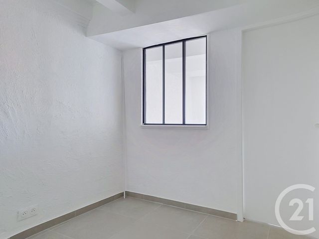 Appartement F1 bis à louer - 2 pièces - 25.97 m2 - DRAGUIGNAN - 83 - PROVENCE-ALPES-COTE-D-AZUR - Century 21 Haussmann Immobilier