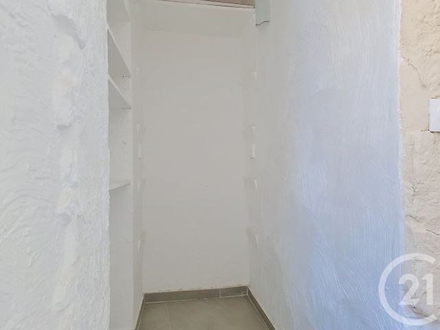 Appartement F1 à louer - 1 pièce - 17.07 m2 - DRAGUIGNAN - 83 - PROVENCE-ALPES-COTE-D-AZUR - Century 21 Haussmann Immobilier