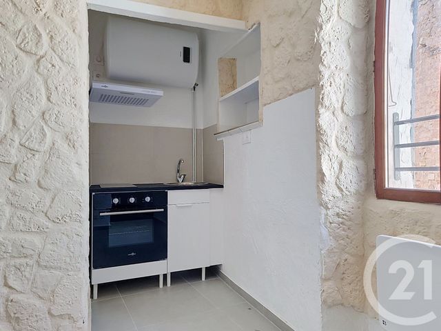Appartement F1 à louer - 1 pièce - 17.07 m2 - DRAGUIGNAN - 83 - PROVENCE-ALPES-COTE-D-AZUR - Century 21 Haussmann Immobilier