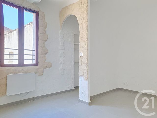Appartement F1 à louer - 1 pièce - 17.07 m2 - DRAGUIGNAN - 83 - PROVENCE-ALPES-COTE-D-AZUR - Century 21 Haussmann Immobilier
