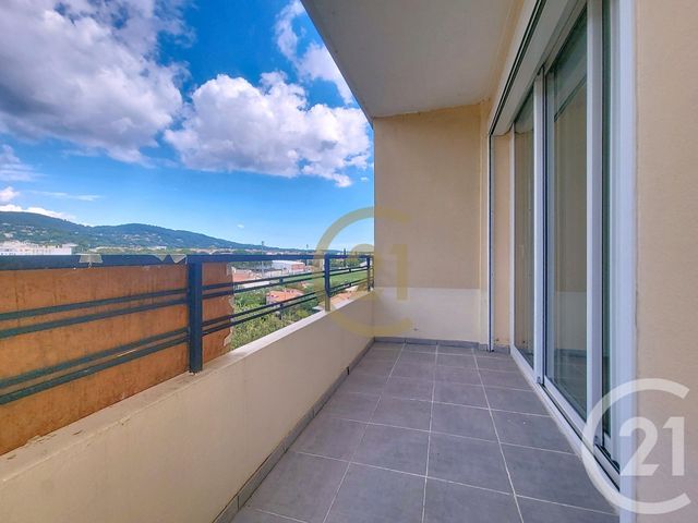 Appartement F4 à louer - 3 pièces - 72.09 m2 - DRAGUIGNAN - 83 - PROVENCE-ALPES-COTE-D-AZUR - Century 21 Haussmann Immobilier