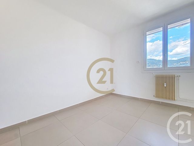 Appartement F4 à louer - 3 pièces - 72.09 m2 - DRAGUIGNAN - 83 - PROVENCE-ALPES-COTE-D-AZUR - Century 21 Haussmann Immobilier
