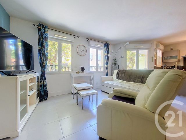 Appartement F4 à vendre - 4 pièces - 90.77 m2 - DRAGUIGNAN - 83 - PROVENCE-ALPES-COTE-D-AZUR - Century 21 Haussmann Immobilier