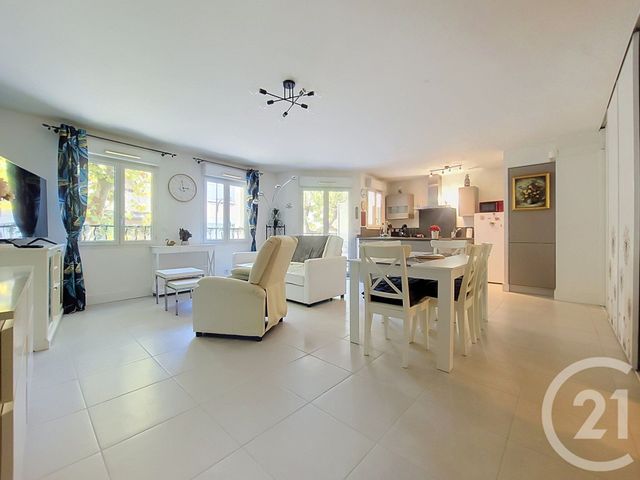 Appartement F4 à vendre - 4 pièces - 90.77 m2 - DRAGUIGNAN - 83 - PROVENCE-ALPES-COTE-D-AZUR - Century 21 Haussmann Immobilier