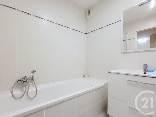 Appartement F4 à vendre - 4 pièces - 90.77 m2 - DRAGUIGNAN - 83 - PROVENCE-ALPES-COTE-D-AZUR - Century 21 Haussmann Immobilier