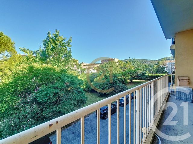 Appartement F1 à louer - 1 pièce - 31.75 m2 - DRAGUIGNAN - 83 - PROVENCE-ALPES-COTE-D-AZUR - Century 21 Haussmann Immobilier