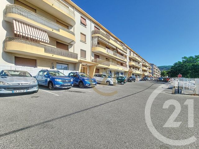 Appartement F1 à louer - 1 pièce - 31.75 m2 - DRAGUIGNAN - 83 - PROVENCE-ALPES-COTE-D-AZUR - Century 21 Haussmann Immobilier