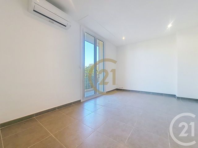 Appartement F1 à louer - 1 pièce - 31.75 m2 - DRAGUIGNAN - 83 - PROVENCE-ALPES-COTE-D-AZUR - Century 21 Haussmann Immobilier