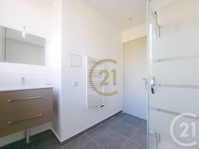 Appartement F1 à louer - 1 pièce - 31.75 m2 - DRAGUIGNAN - 83 - PROVENCE-ALPES-COTE-D-AZUR - Century 21 Haussmann Immobilier