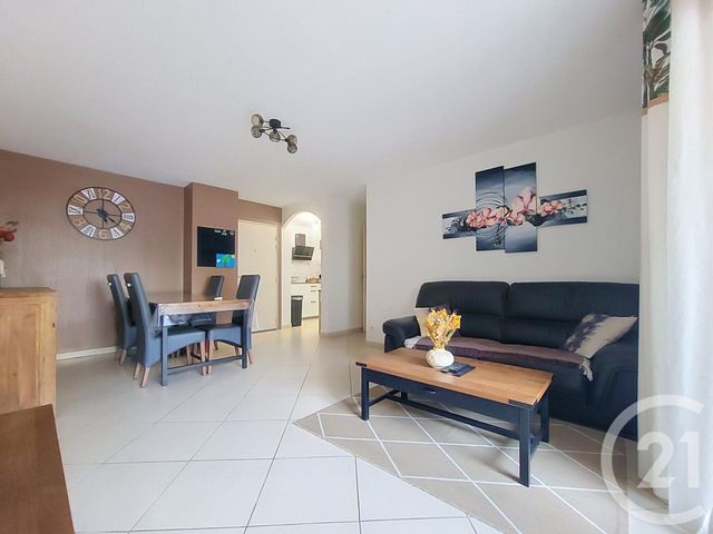 Appartement T3 à vendre - 3 pièces - 62.0 m2 - DRAGUIGNAN - 83 - PROVENCE-ALPES-COTE-D-AZUR - Century 21 Haussmann Immobilier