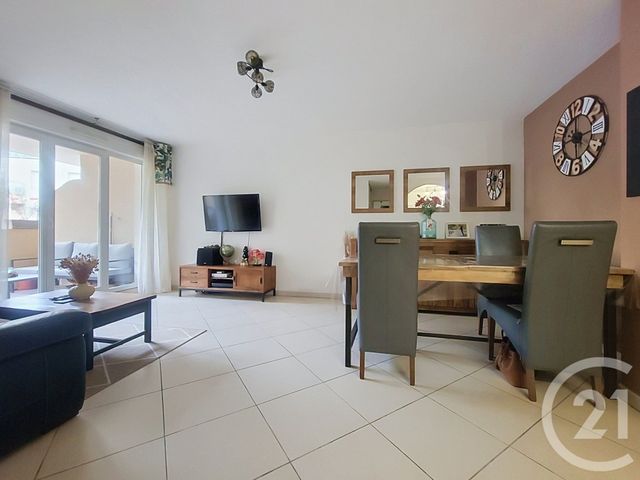 Appartement T3 à vendre - 3 pièces - 62.0 m2 - DRAGUIGNAN - 83 - PROVENCE-ALPES-COTE-D-AZUR - Century 21 Haussmann Immobilier