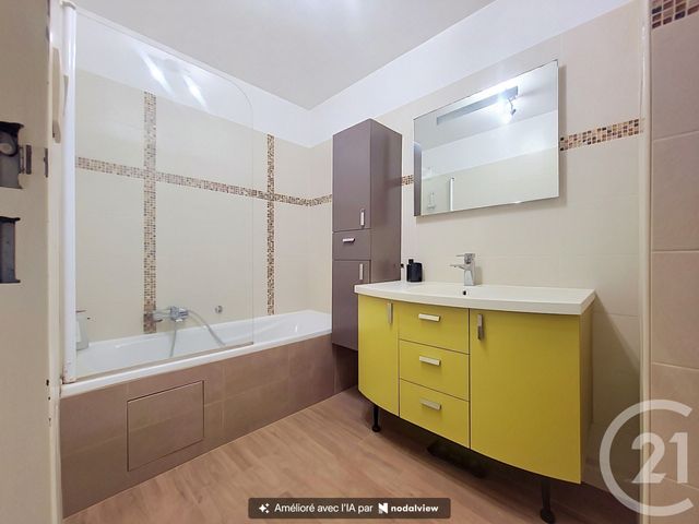 Appartement T3 à vendre - 3 pièces - 62.0 m2 - DRAGUIGNAN - 83 - PROVENCE-ALPES-COTE-D-AZUR - Century 21 Haussmann Immobilier