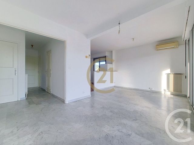 Appartement F3 à louer - 3 pièces - 61.55 m2 - DRAGUIGNAN - 83 - PROVENCE-ALPES-COTE-D-AZUR - Century 21 Haussmann Immobilier