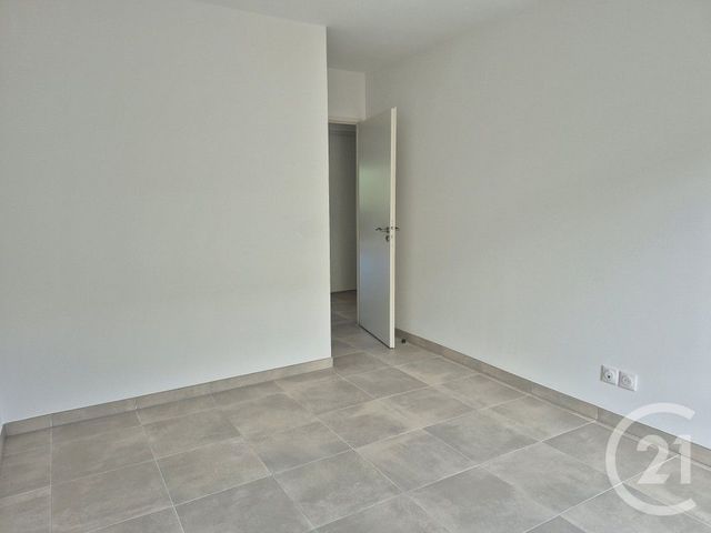 Appartement F3 à louer - 3 pièces - 65.5 m2 - FREJUS - 83 - PROVENCE-ALPES-COTE-D-AZUR - Century 21 Haussmann Immobilier