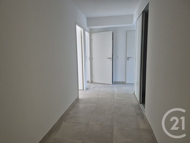 Appartement F3 à louer - 3 pièces - 65.5 m2 - FREJUS - 83 - PROVENCE-ALPES-COTE-D-AZUR - Century 21 Haussmann Immobilier
