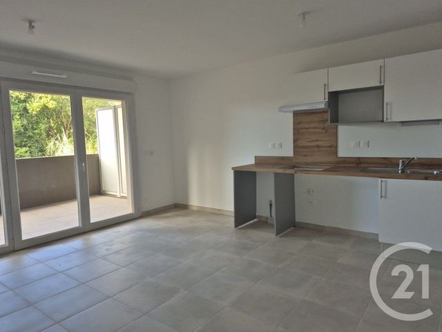 Appartement F3 à louer - 3 pièces - 65.5 m2 - FREJUS - 83 - PROVENCE-ALPES-COTE-D-AZUR - Century 21 Haussmann Immobilier