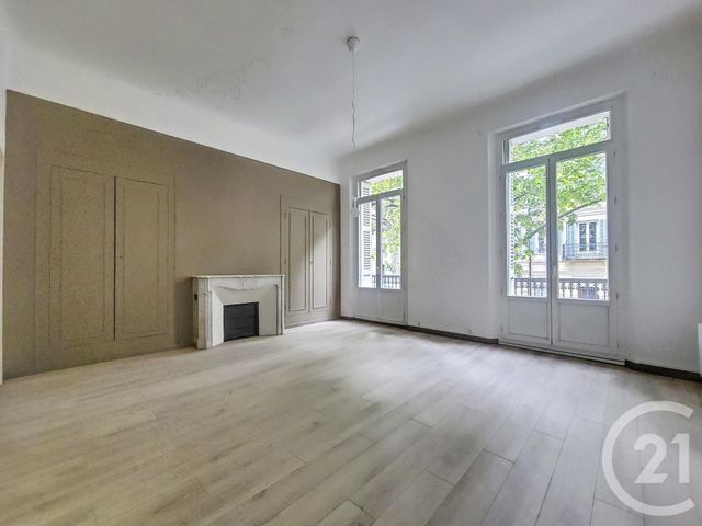 Appartement F4 à louer - 4 pièces - 126.0 m2 - DRAGUIGNAN - 83 - PROVENCE-ALPES-COTE-D-AZUR - Century 21 Haussmann Immobilier