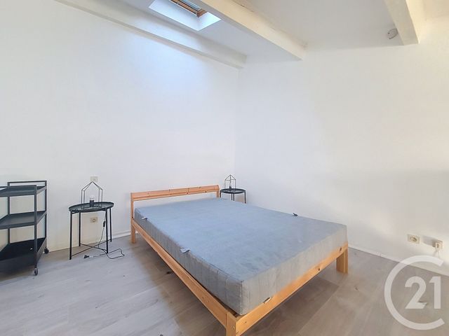 Afficher la photo en grand immeuble à vendre - 78.0 m2 - DRAGUIGNAN - 83 - PROVENCE-ALPES-COTE-D-AZUR - Century 21 Haussmann Immobilier